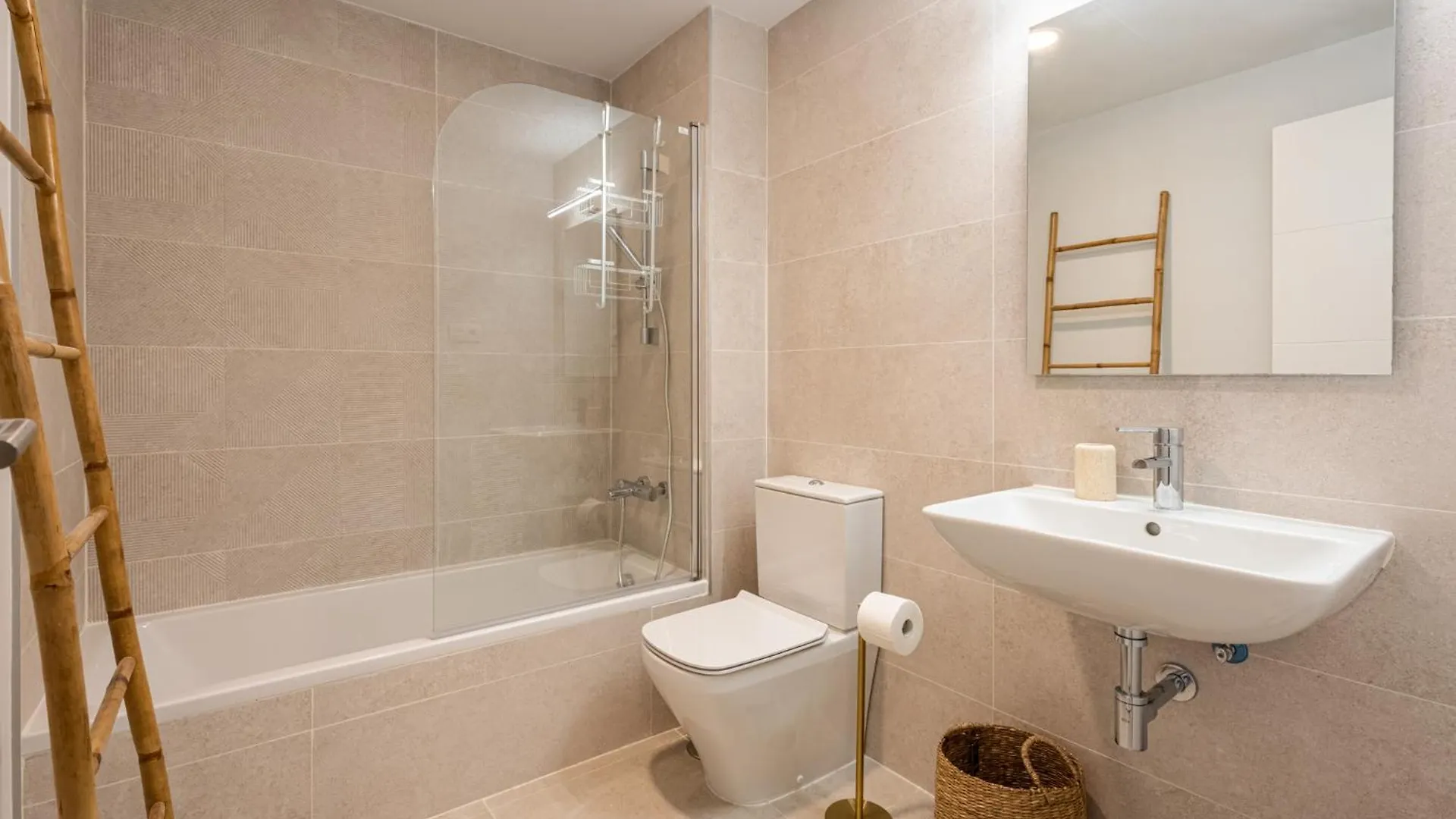 Apartment 2 Bedroom Estepona With Pool Spain
